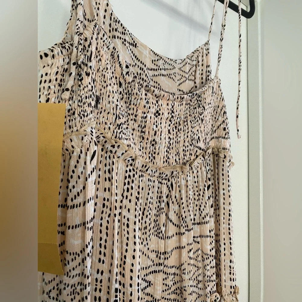 Woman’s dress - Picture 6 of 7